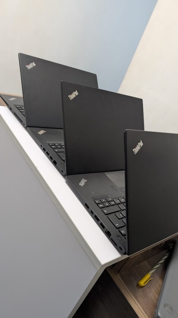 Lenovo ThinkPad x280 - Image 3